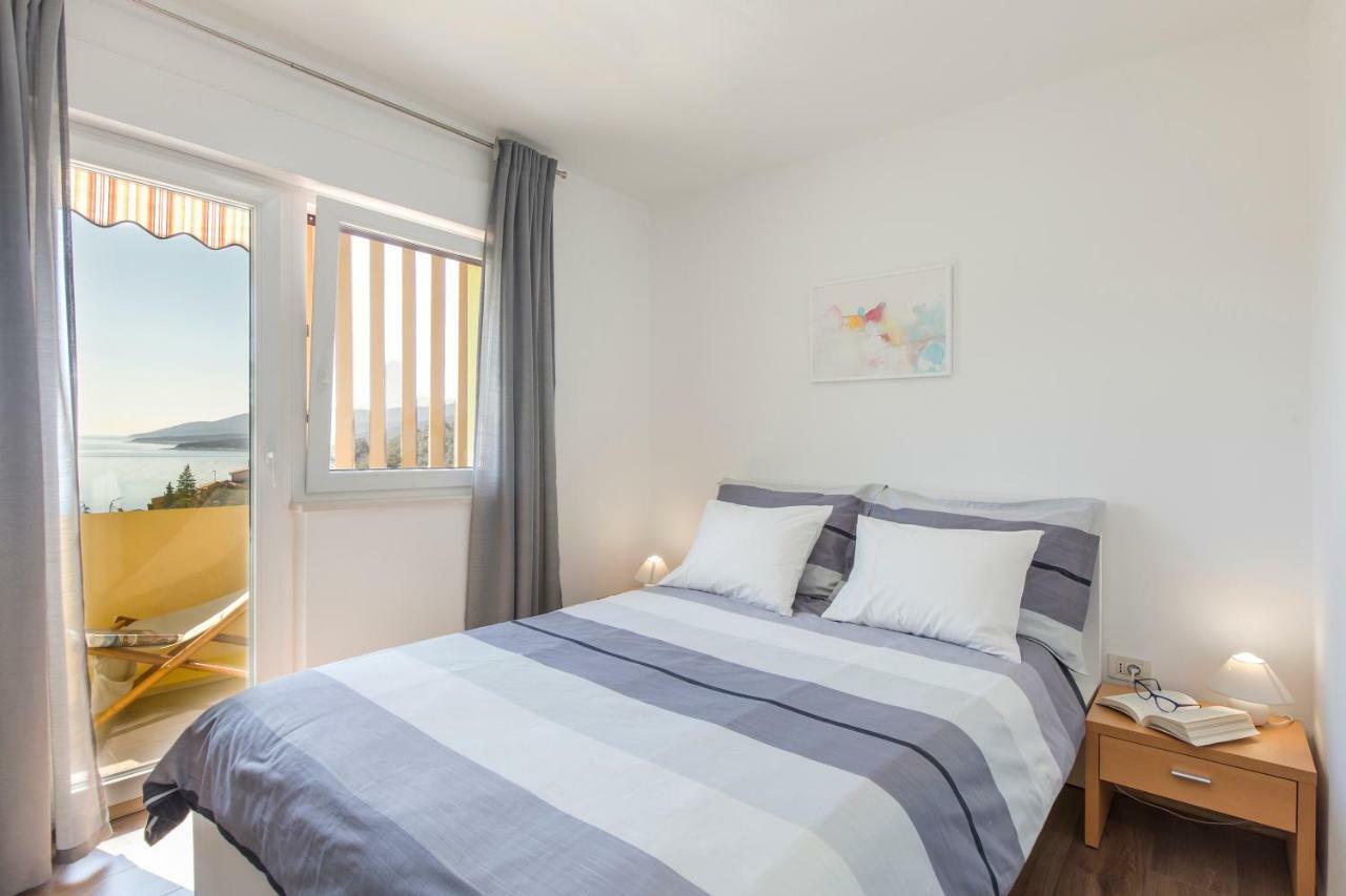 Apartment Dora Rabac Eksteriør billede